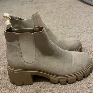 Steve Madden tan suede booties size 6